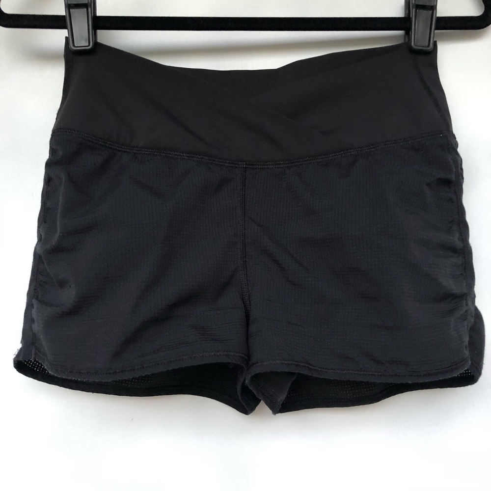 Lululemon Sunset Salutation Black Shorts Size 2